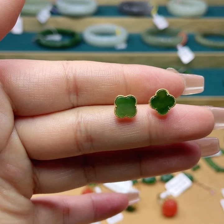 和田玉耳钉59圈口。编号27未镶嵌