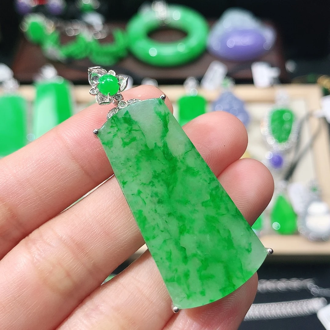 吊坠(不含链)18K金镶嵌翡翠