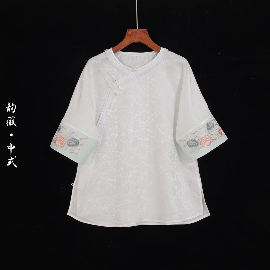 随机花型中国风圆领中袖薄款刺绣上衣日常百搭复古女装