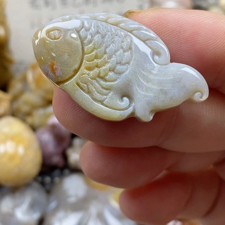 颈饰未镶嵌硅化珊瑚（珊瑚玉）