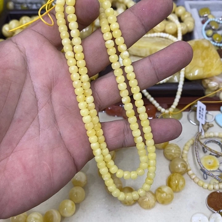 蜜蜡未镶嵌裸石串