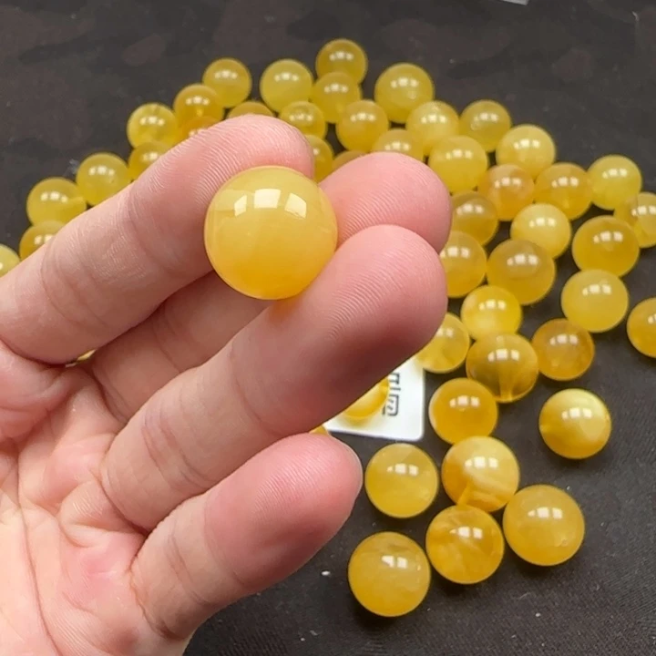 未镶嵌琥珀裸石天然223