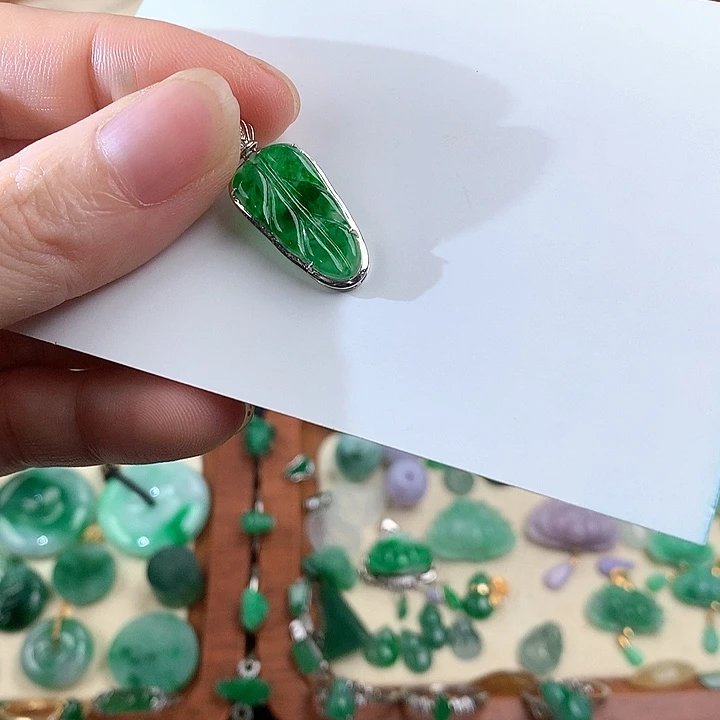 颈饰18K金镶嵌翡翠8642576567