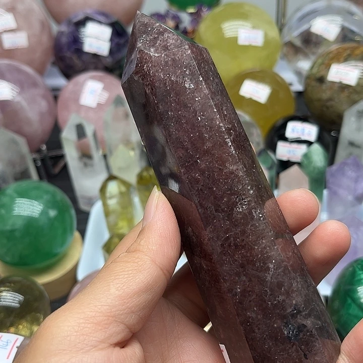 未镶嵌水晶珠宝半成品290克草莓晶柱