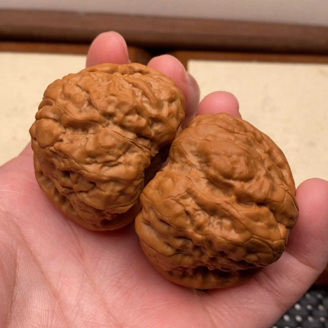 【闪购商品】把件文玩核桃边44左右