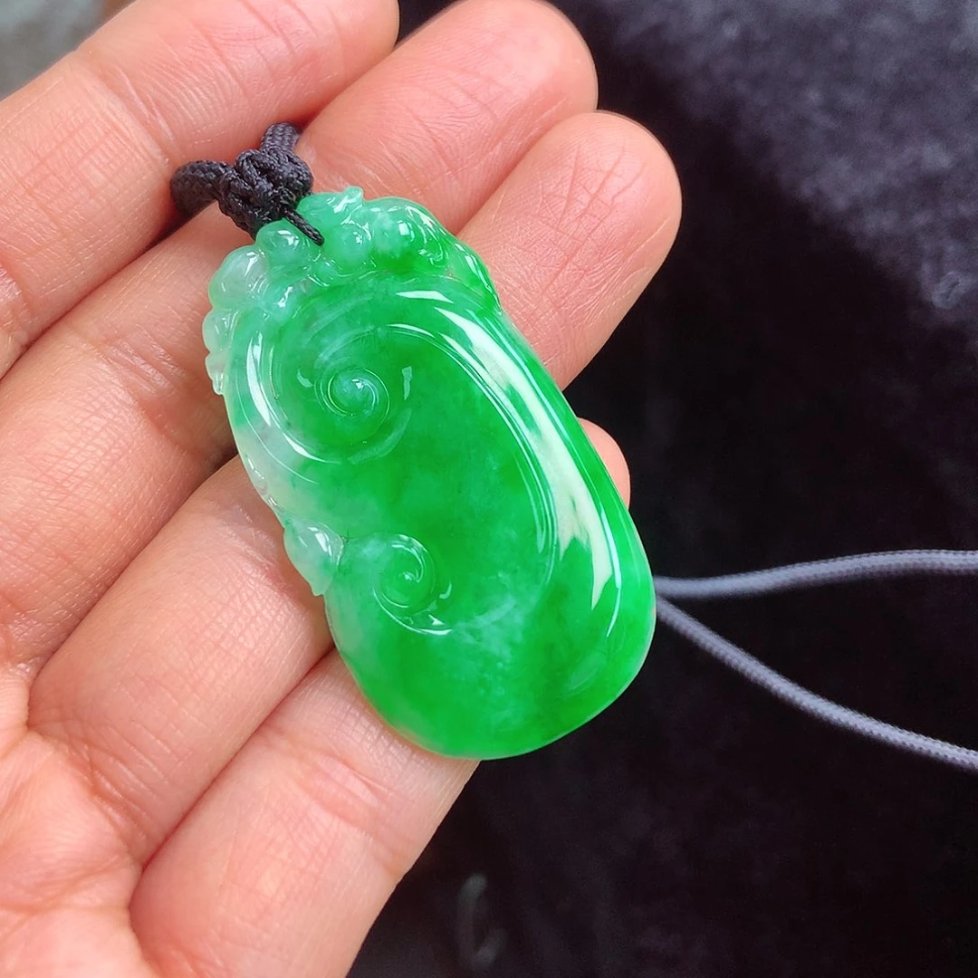 翡翠颈饰未镶嵌阿**姿上新