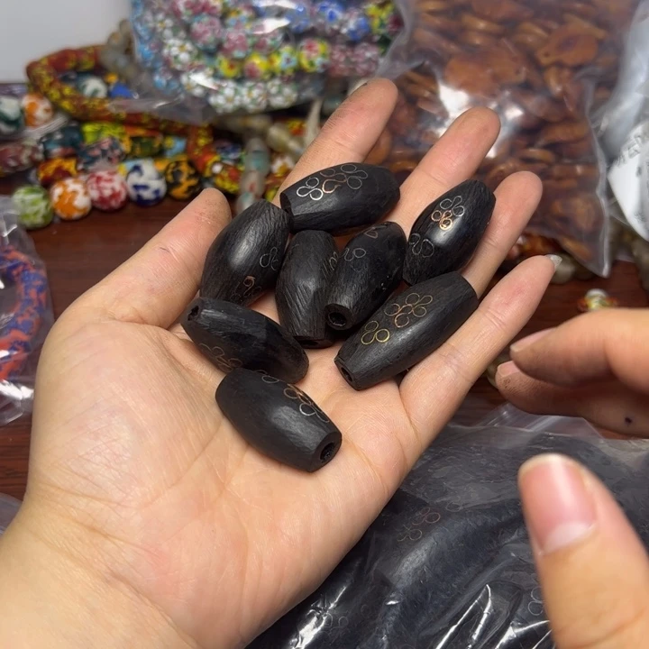 琉璃非金属乌，木一颗，喊我选