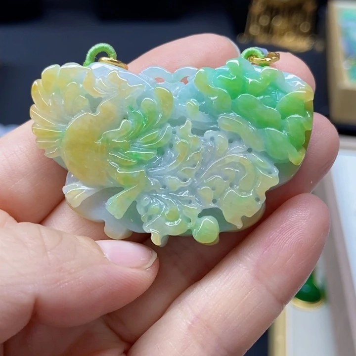 翡翠未镶嵌颈饰吊坠