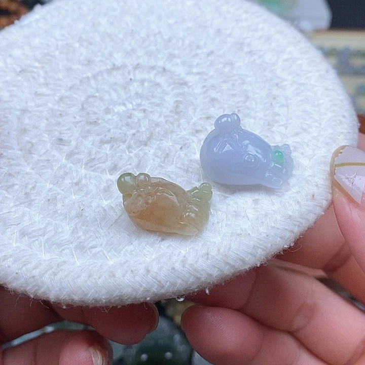 吊坠(不含链)未镶嵌翡翠一个60