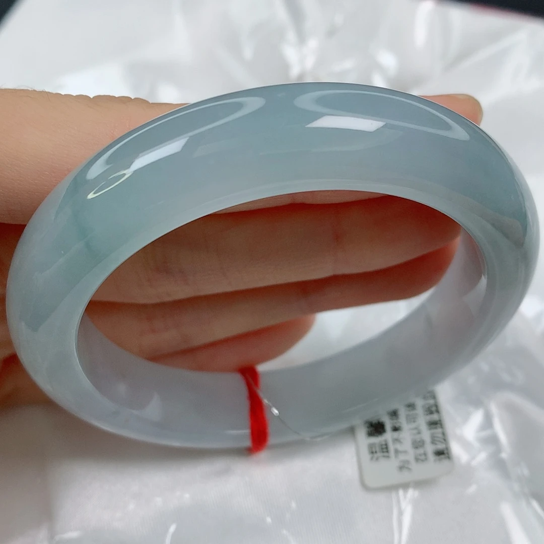 未镶嵌手镯翡翠54.8正圈，糯冰淡蓝底，有纹，13