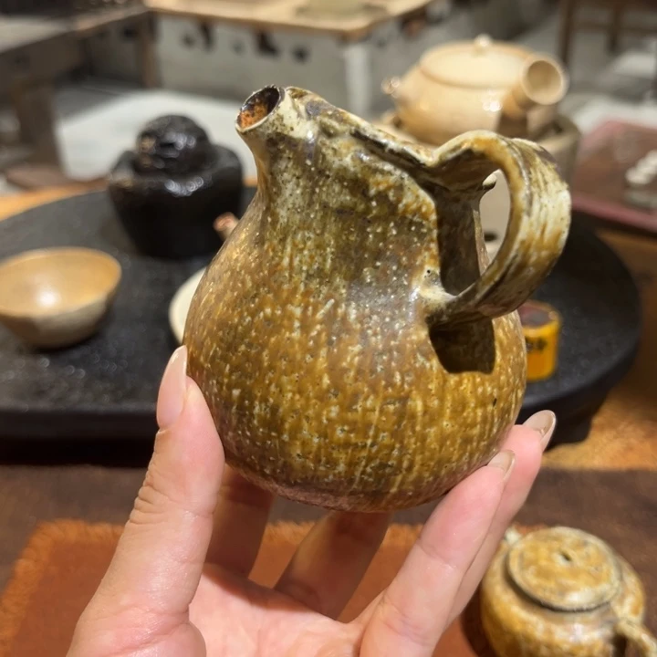 景德镇鱼和熊手工陶艺