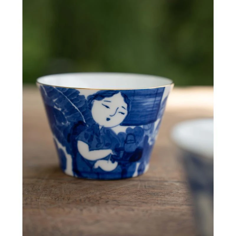 一揽芳华  花影烛台杯150ml  口径8.2cm，高度5.5cm