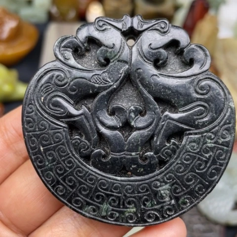 蛇纹石玉未镶嵌颈饰80