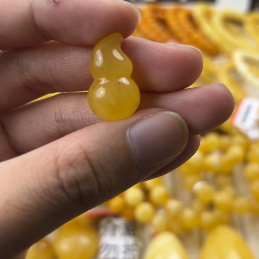 琥珀未镶嵌珠宝奇石