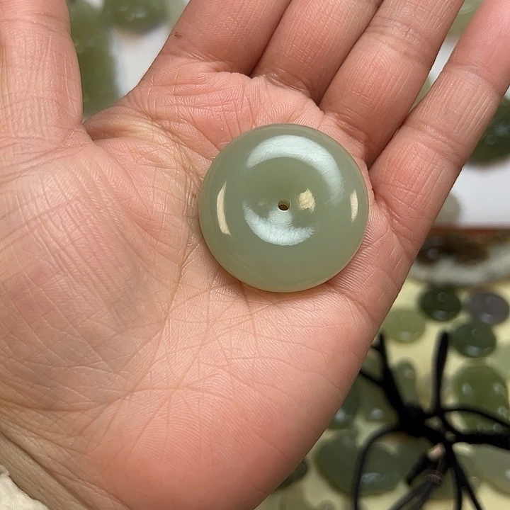 和田玉颈饰未镶嵌姚*倩