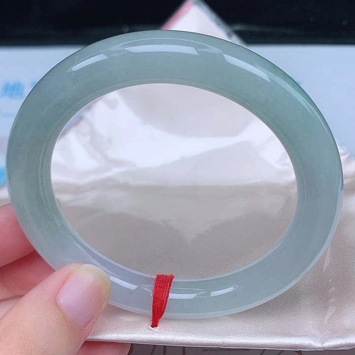 未镶嵌手镯（圆镯）翡翠天然