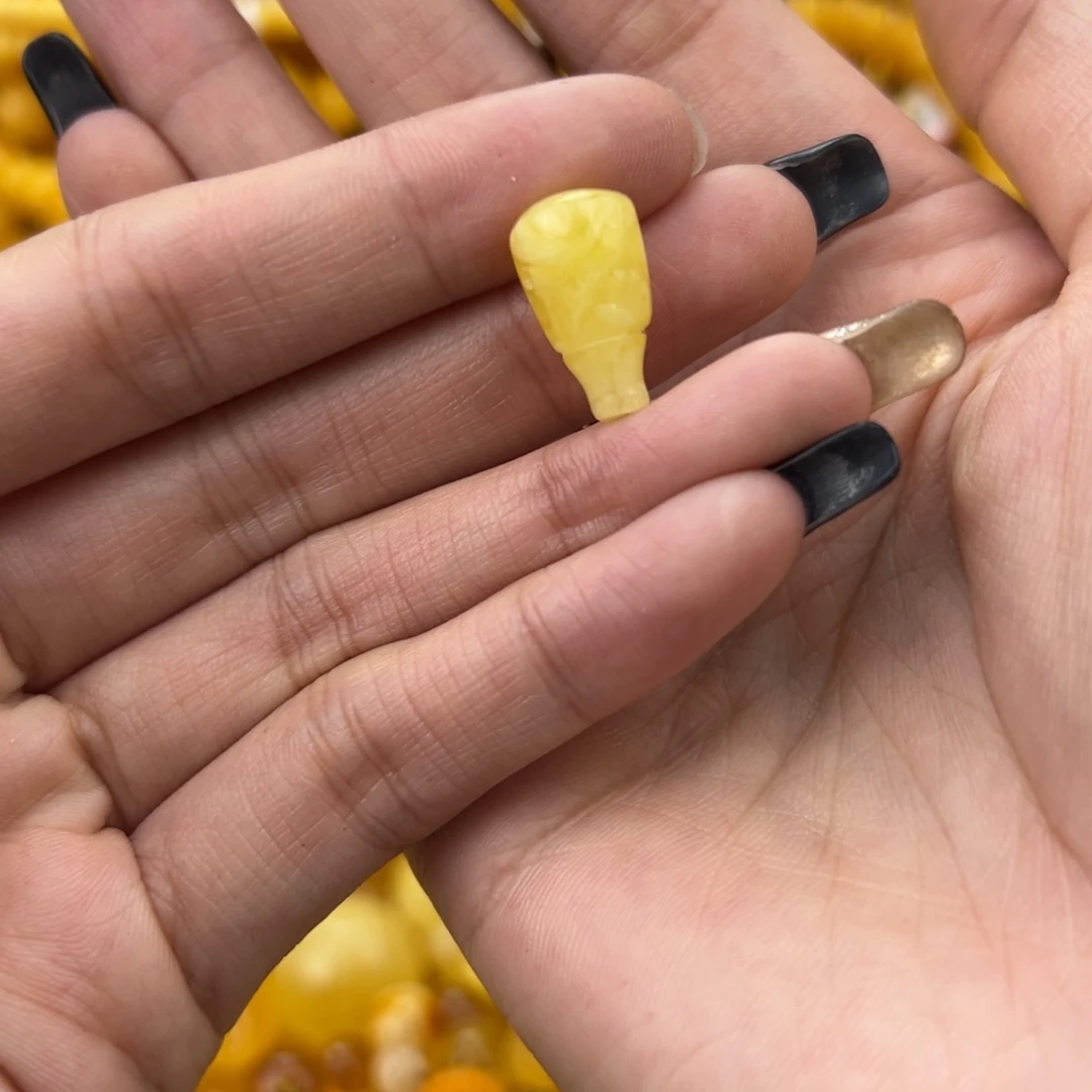 琥珀珠宝奇石未镶嵌