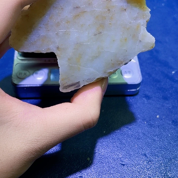 未镶嵌和田玉（糖玉）珠宝半成品