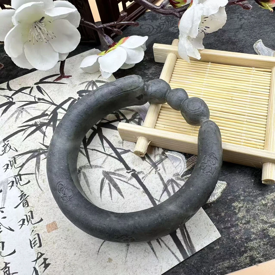 A369 和田玉手镯 MN63710571