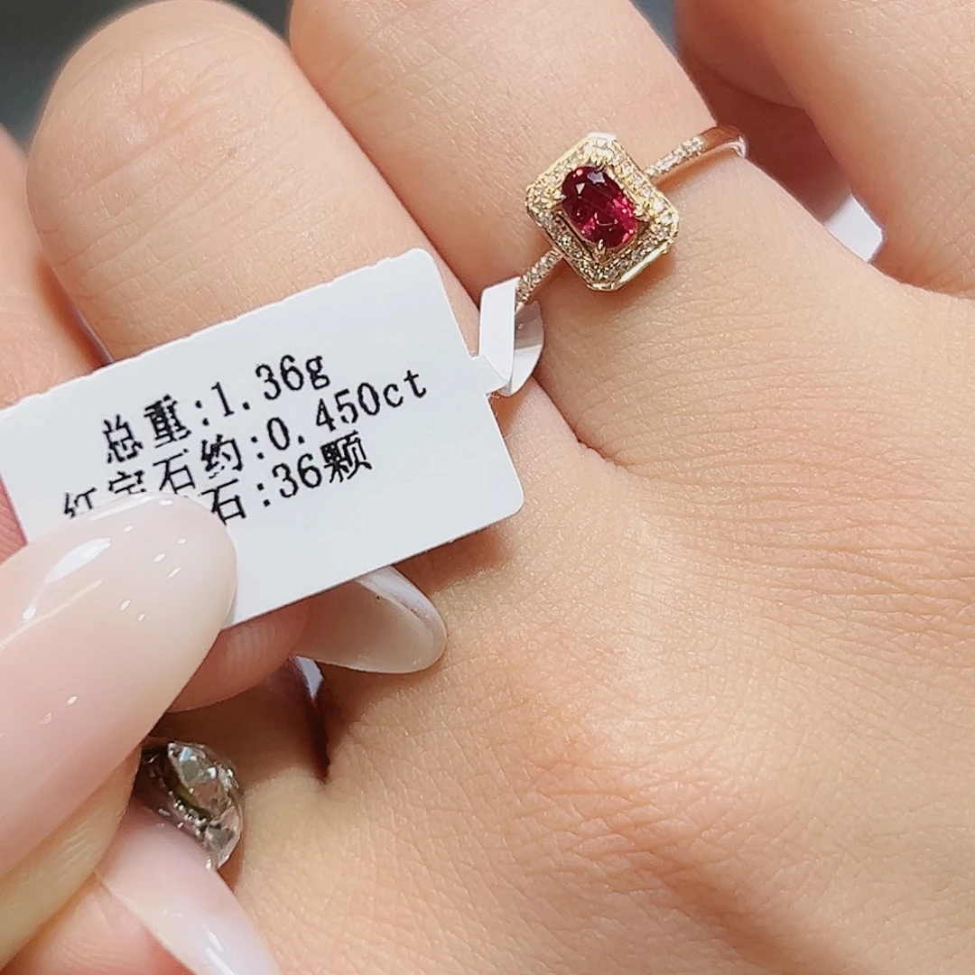 红宝石戒指18K金镶嵌