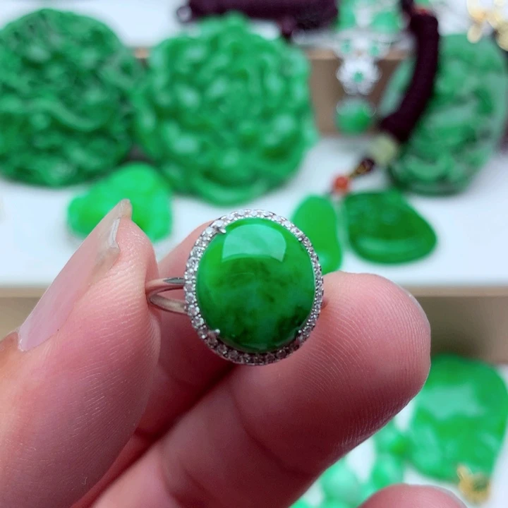 翡翠未镶嵌戒指戒指