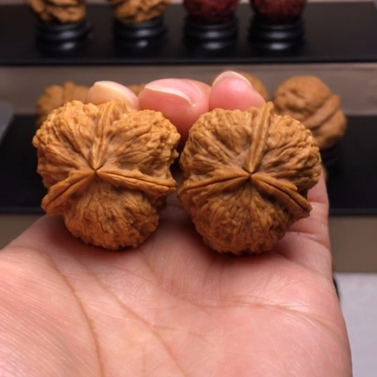 文玩核桃吊坠三楞2