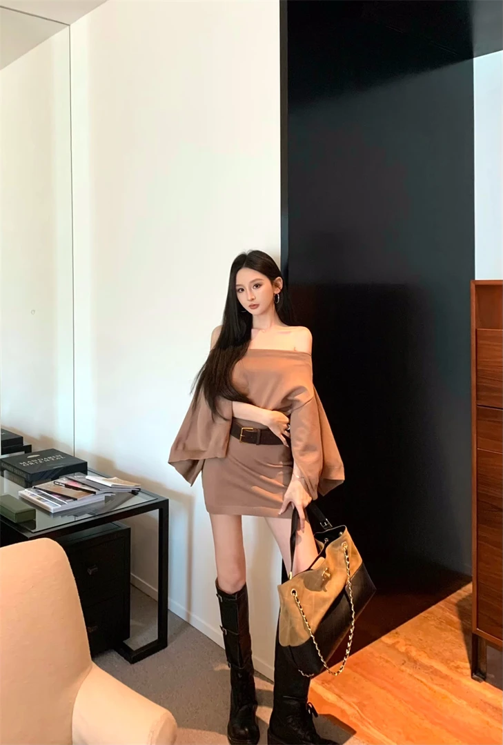 复古设计感气质辣妹显瘦针织小众连衣裙长袖秋冬出游服装女
