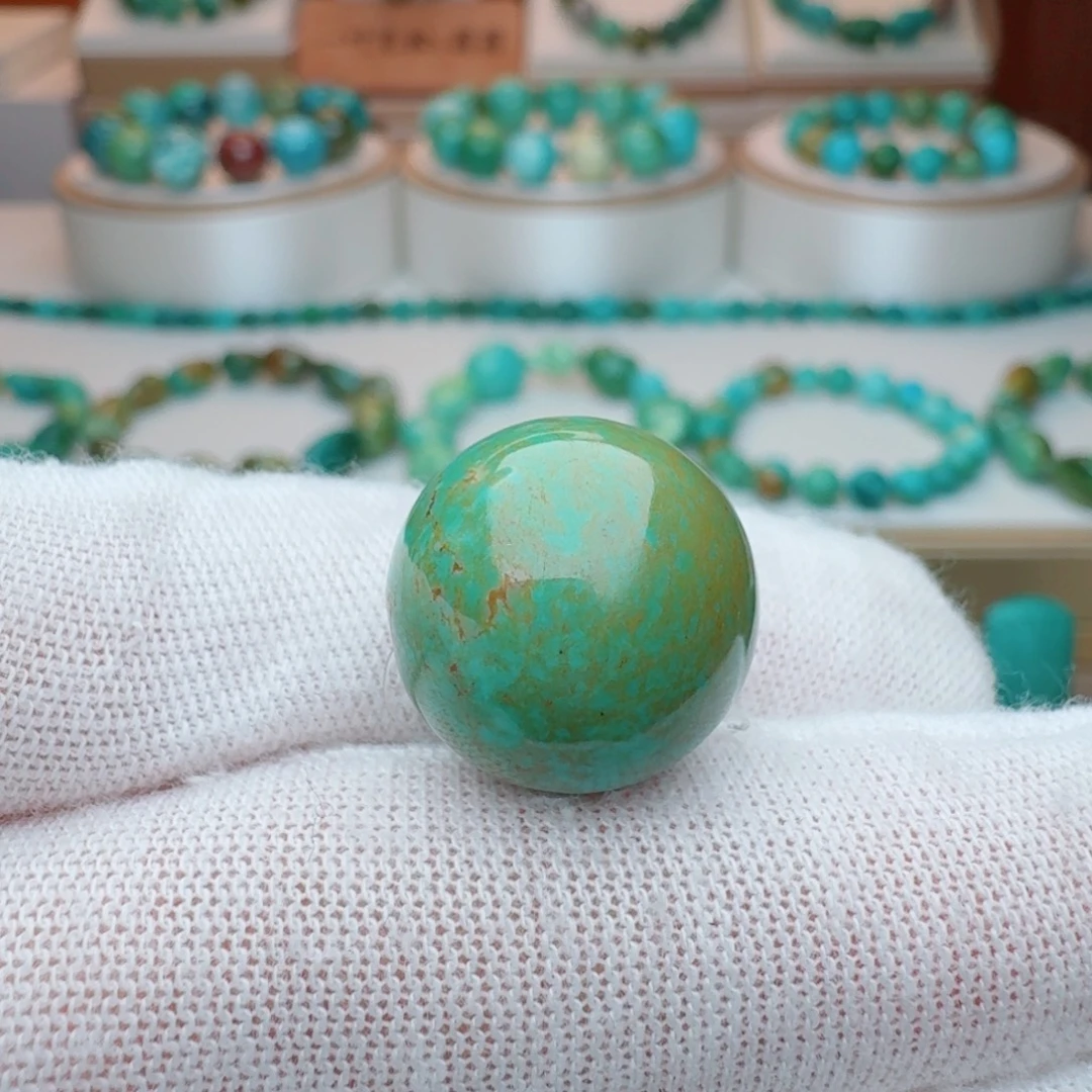 绿松石未镶嵌颈饰