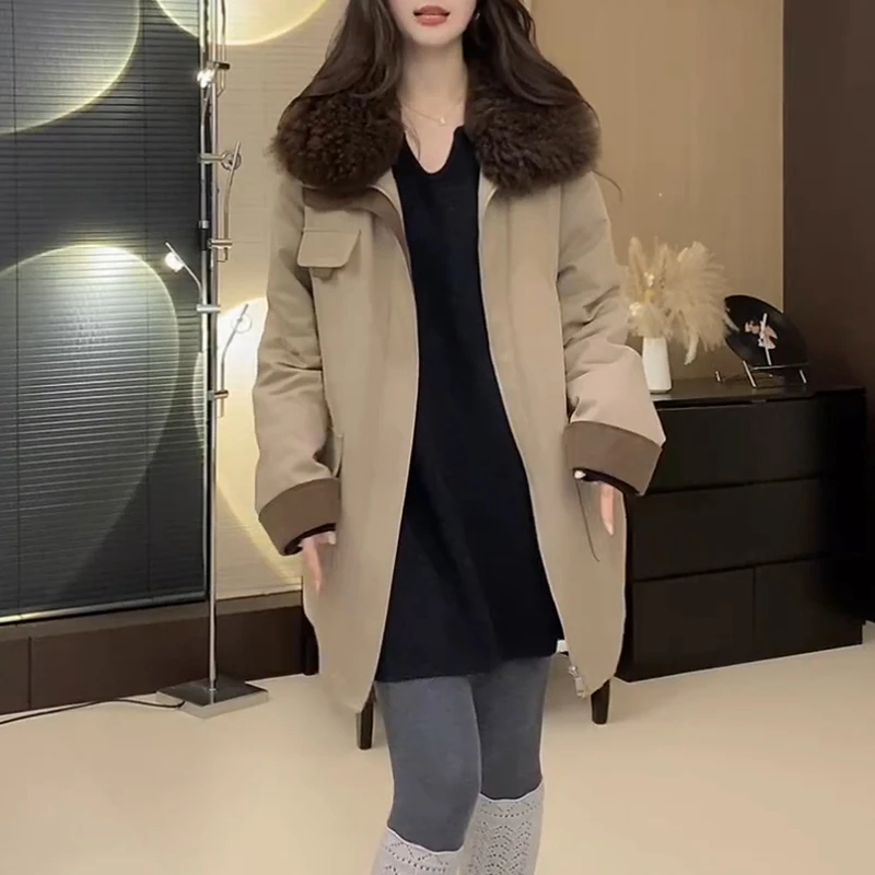 暖系羊羔领棉服2025冬季撞色细节添韵舒适面料日常穿搭轻熟氛围感