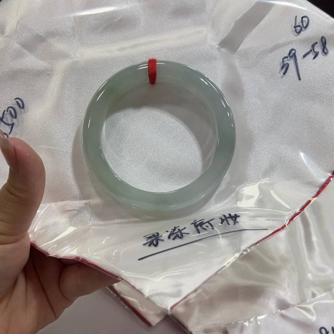 翡翠手镯未镶嵌z*c手镯