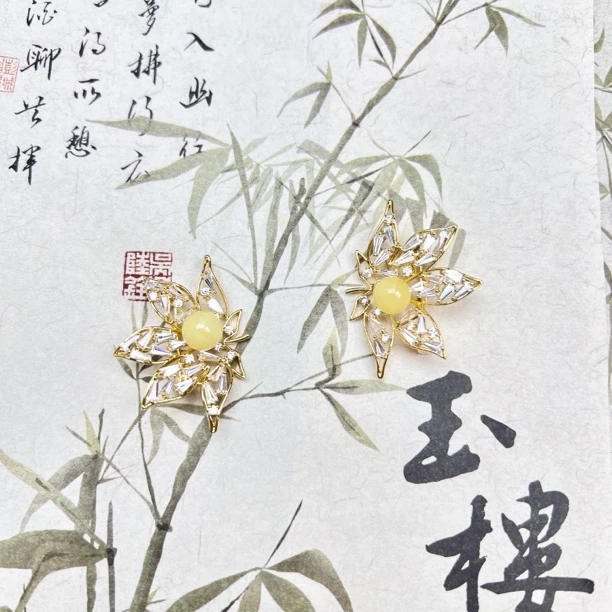 HN1蜜蜡胸针7mm+多样性发其一