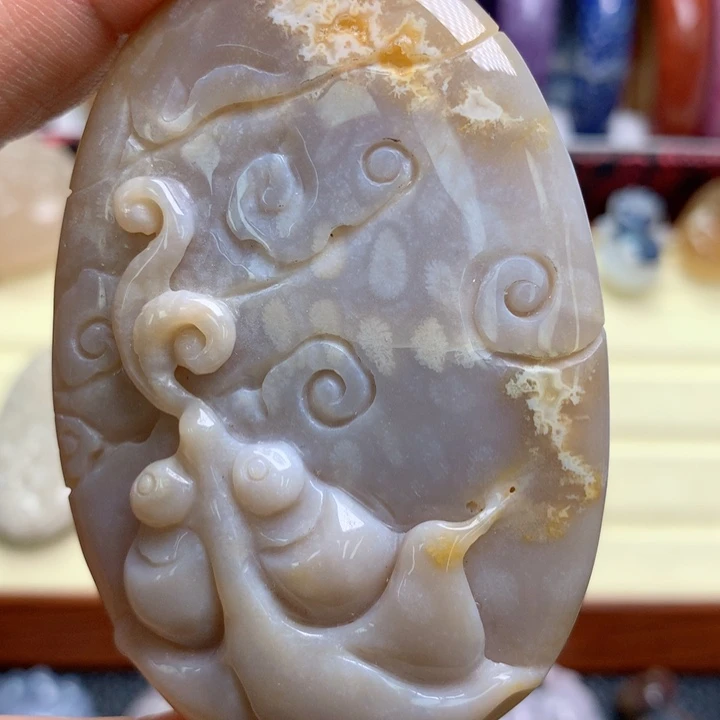 硅化珊瑚（珊瑚玉）未镶嵌颈饰
