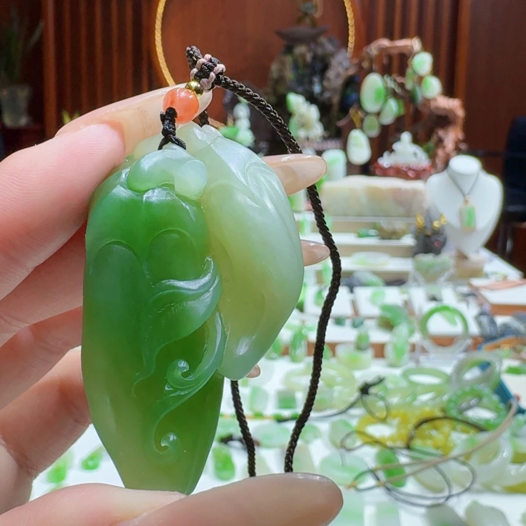 和田玉翠青绝代双椒未镶嵌