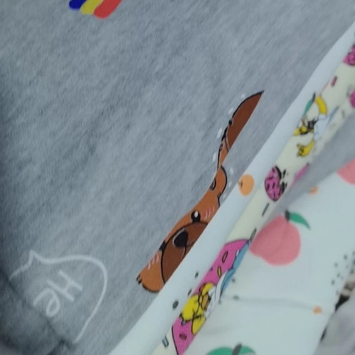 布料柔软舒适偶有瑕疵，介意勿拍