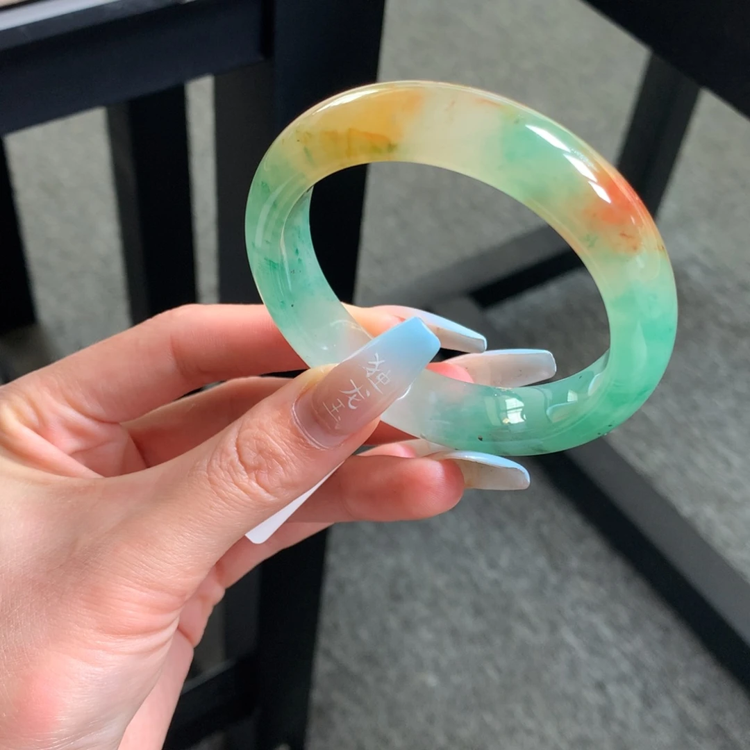 石英质玉手镯未镶嵌千**莲