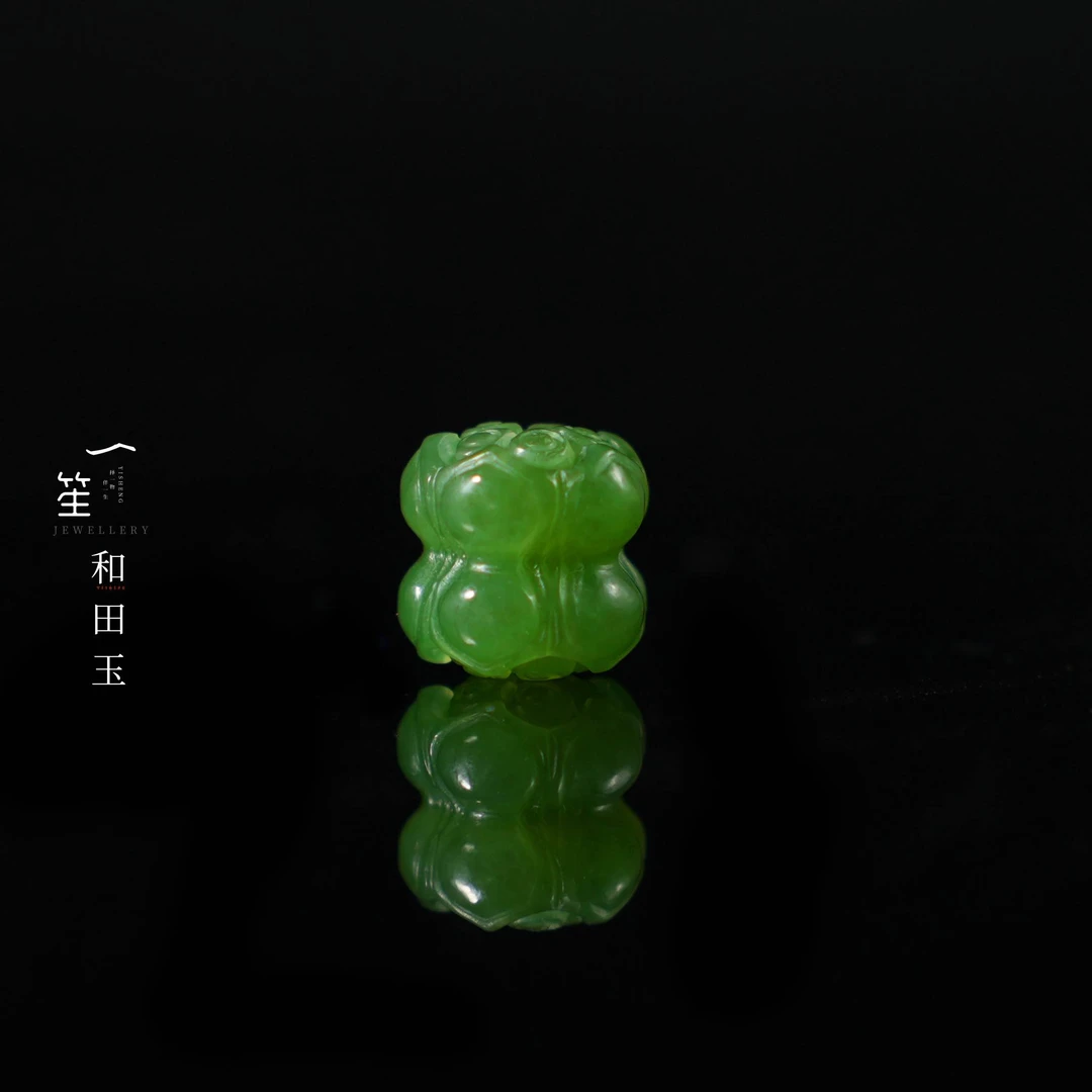 【一笙珠宝】和田玉碧玉粉阳绿起荧并蒂莲YS22498