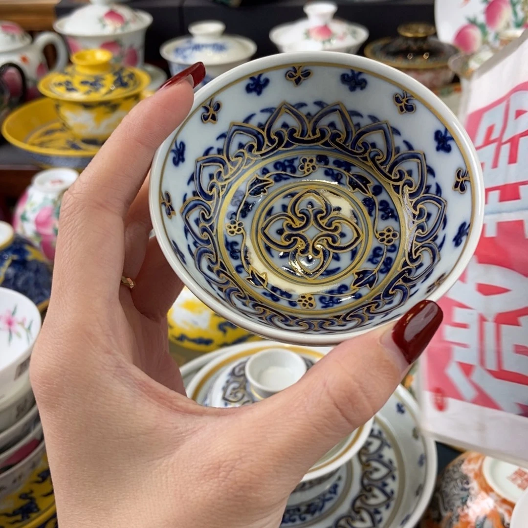 陶瓷艺术家的作品是一种