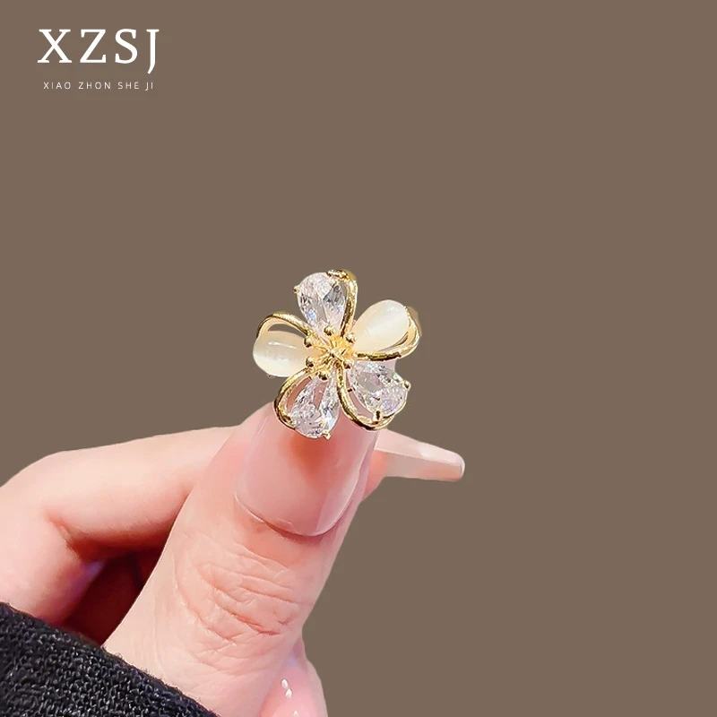 铜锆石胸针 新款百搭花朵别针高档女轻奢防走光扣饰品精致配饰