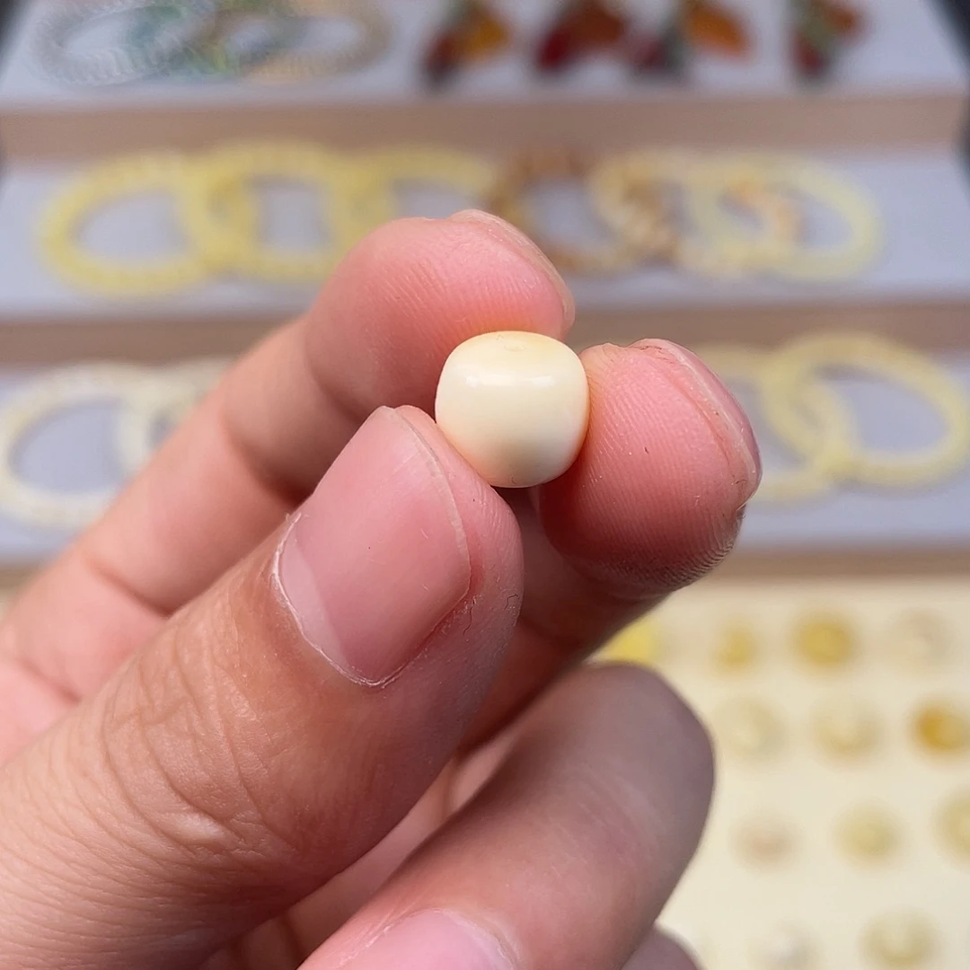 琥珀未镶嵌裸石9.2mm