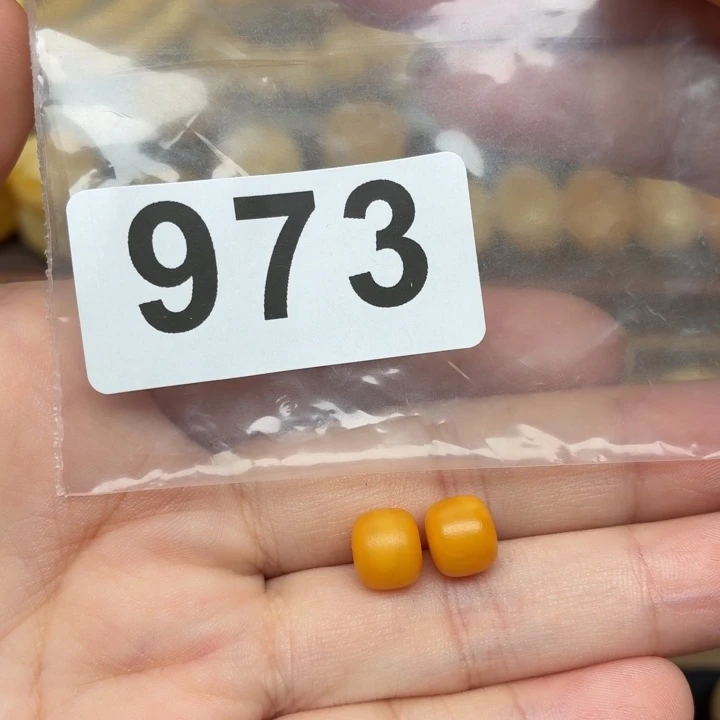 未镶嵌琥珀裸石蜜蜡8/6.8左右