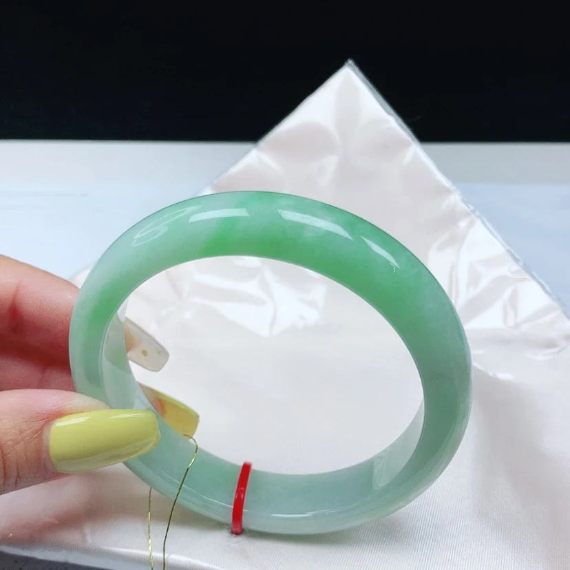 【闪购商品】翡翠手镯未镶嵌 正圈56+