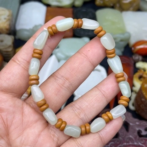 和田玉未镶嵌颈饰9