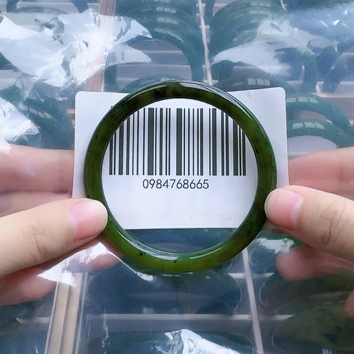 和田玉（碧玉）手镯未镶嵌5556微瑕