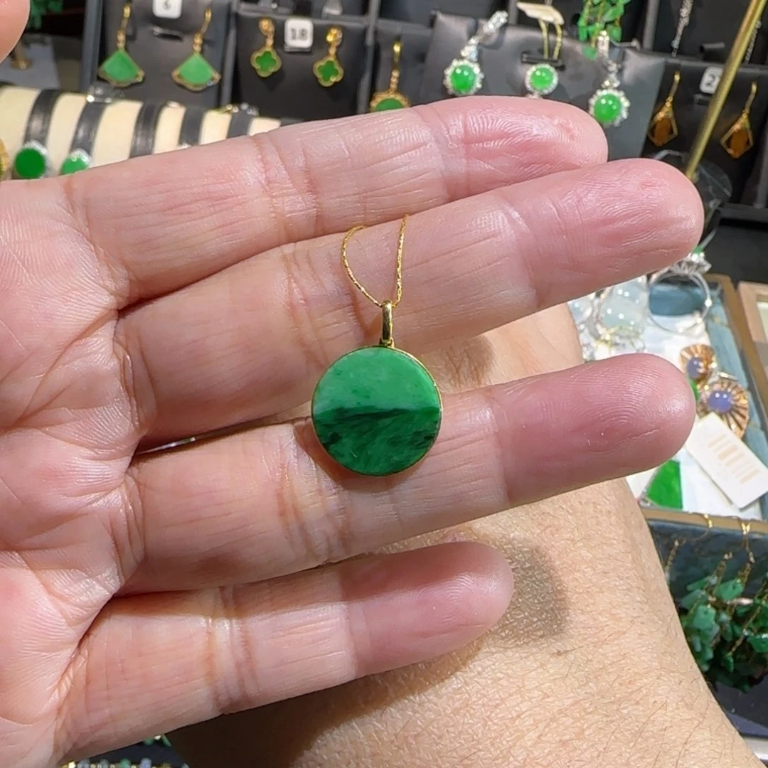 翡翠18K金镶嵌颈饰耳钉