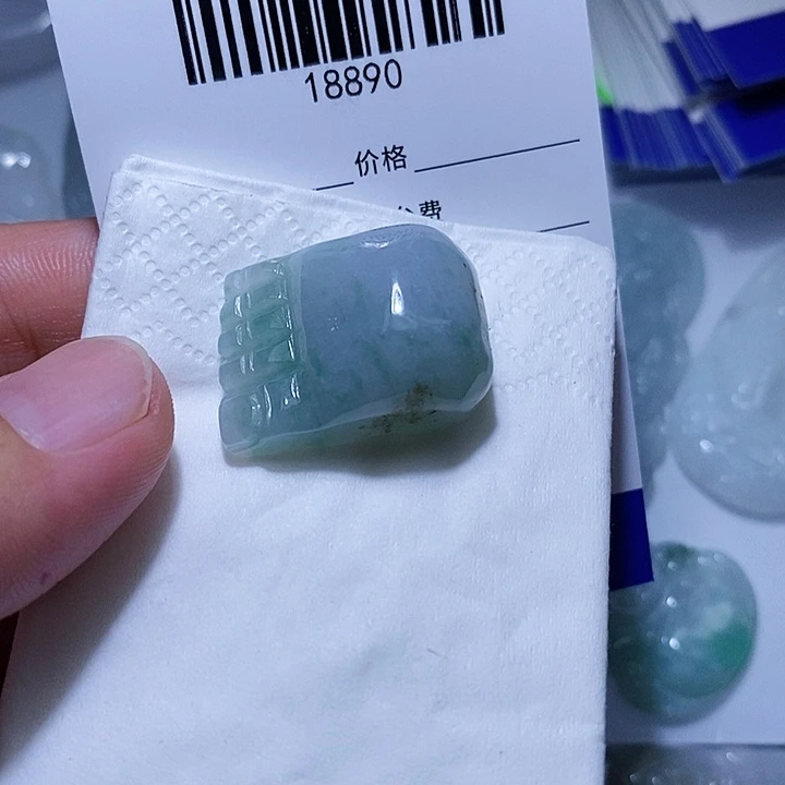 颈饰未镶嵌翡翠天光墟翡翠市场现金代购