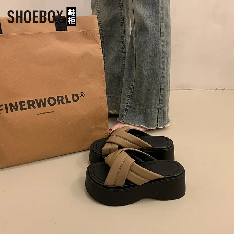 达芙妮集团旗下厚底一字凉拖鞋女2025夏新款超火绝美交叉露趾拖鞋