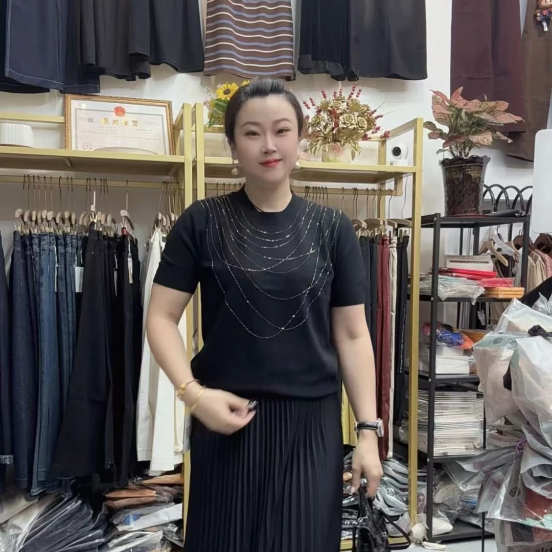 年轻妈妈装修身显瘦秋季薄款圆领烫钻针织T恤