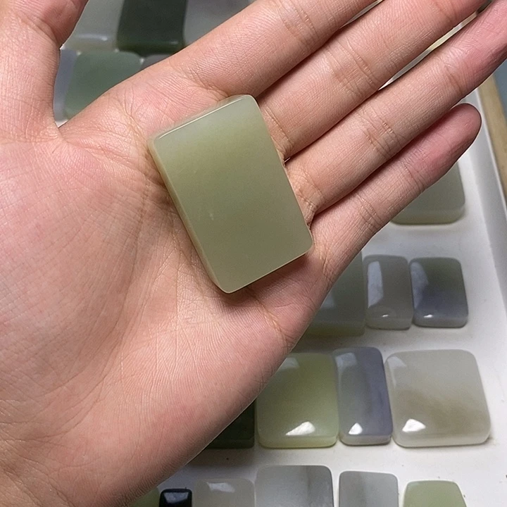 蔡***和田玉未镶嵌颈饰