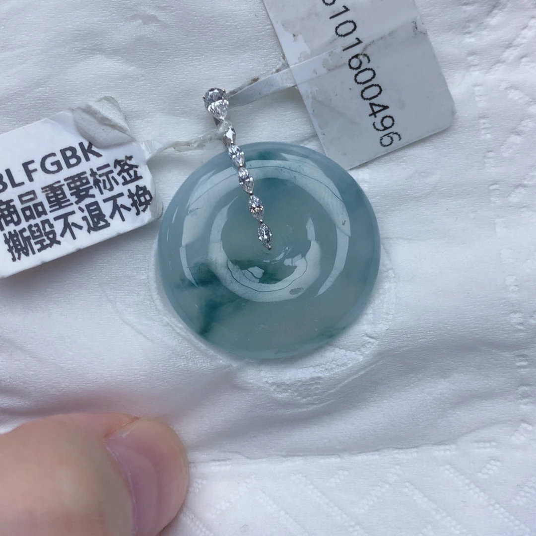 颈饰18K金镶嵌翡翠