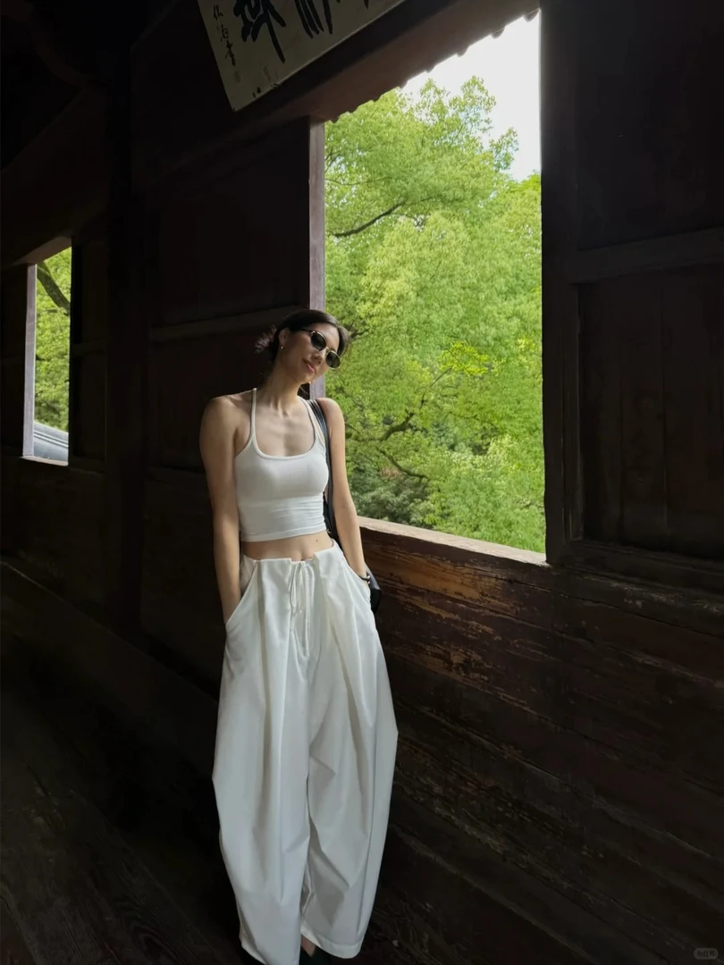 2025夏季新款修身显瘦穿搭露背挂脖无袖上衣休闲简约时尚宽松长裤